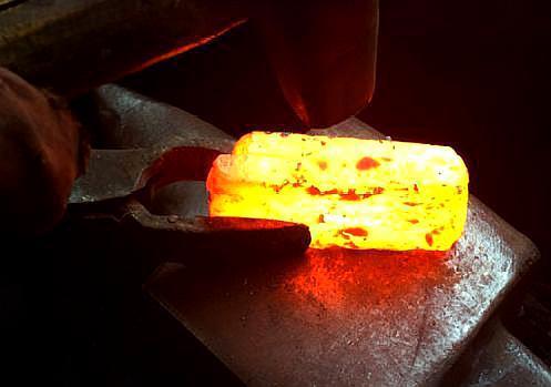 高頻,感應(yīng),加熱,設(shè)備,替代,傳統(tǒng),火爐,應(yīng)用,在, . 高頻感應(yīng)加熱機(jī)取代了傳統(tǒng)的機(jī)子應(yīng)用